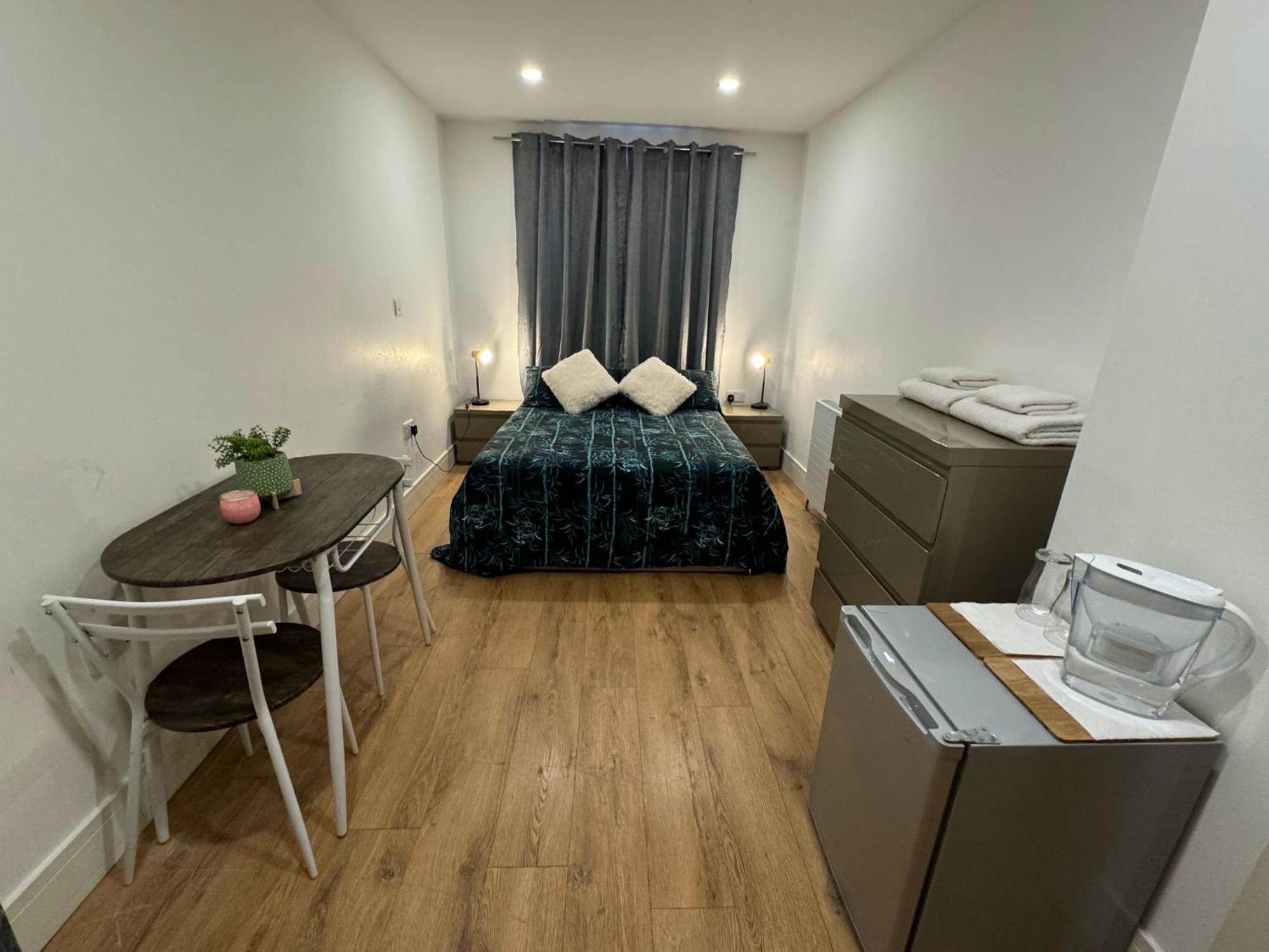 King Azim Court Apartment Londra Exterior foto